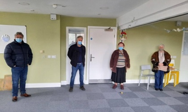 Irish elders on the wireless